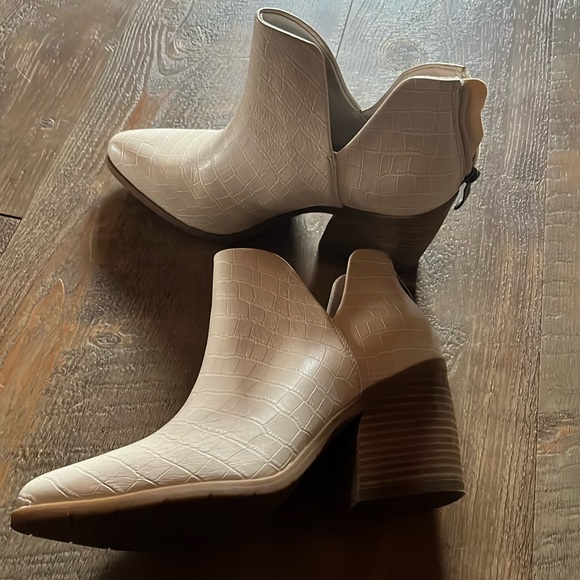 Michael Shannon Bone Alligator look Ankle Boots - Picture 1 of 3